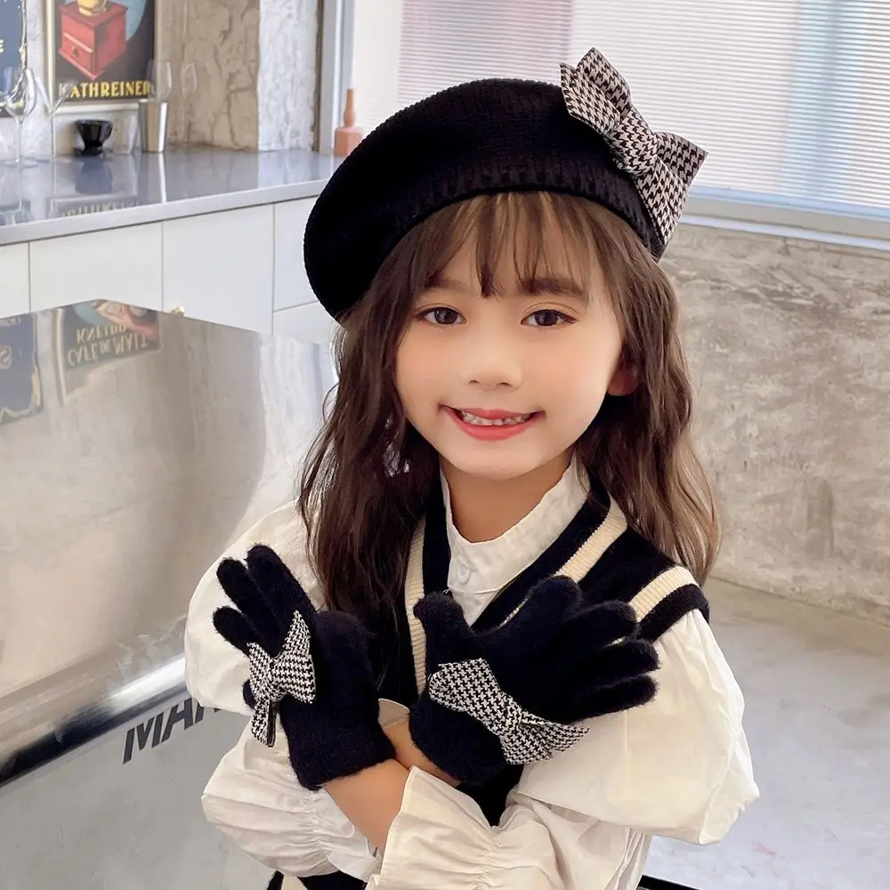 الشتاء الدافئة قبعة تدفئة الكورية نمط قبعة الرسام قبعة بلون الصوفية الأطفال قبعات الأطفال قفازات فتاة القبعات القوس