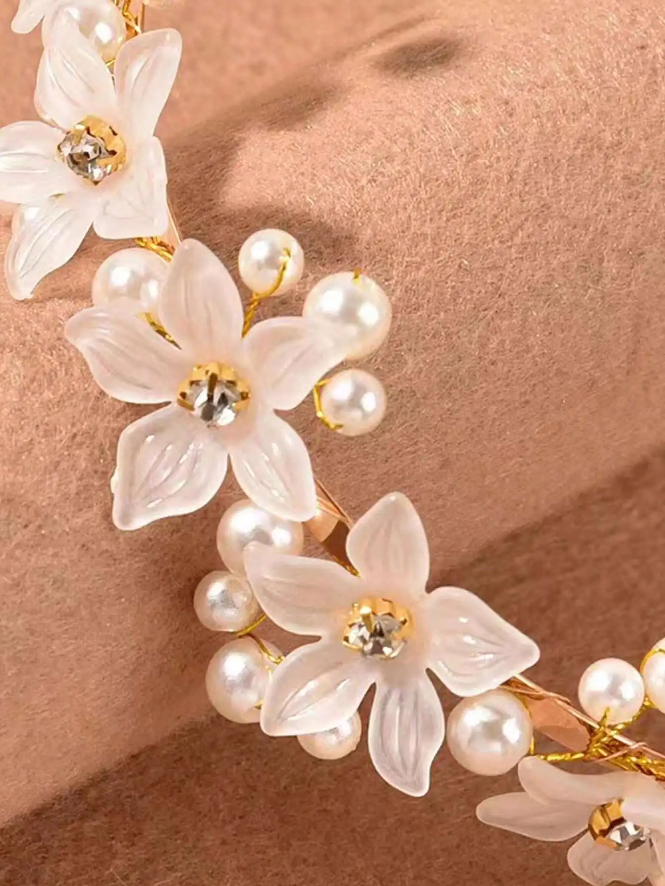 

Элегантная повязка на голову с искусственным жемчугом и цветами для свадеб, вечеринок, повседневной носки и праздников