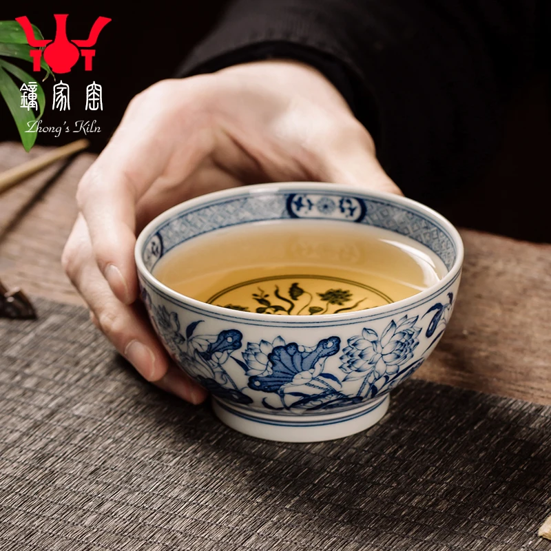 

Zhongjia Jingdezhen Kung Fu Tea Handmade Blue And White Kiln Firewood Burned Lotus Master Cup Single