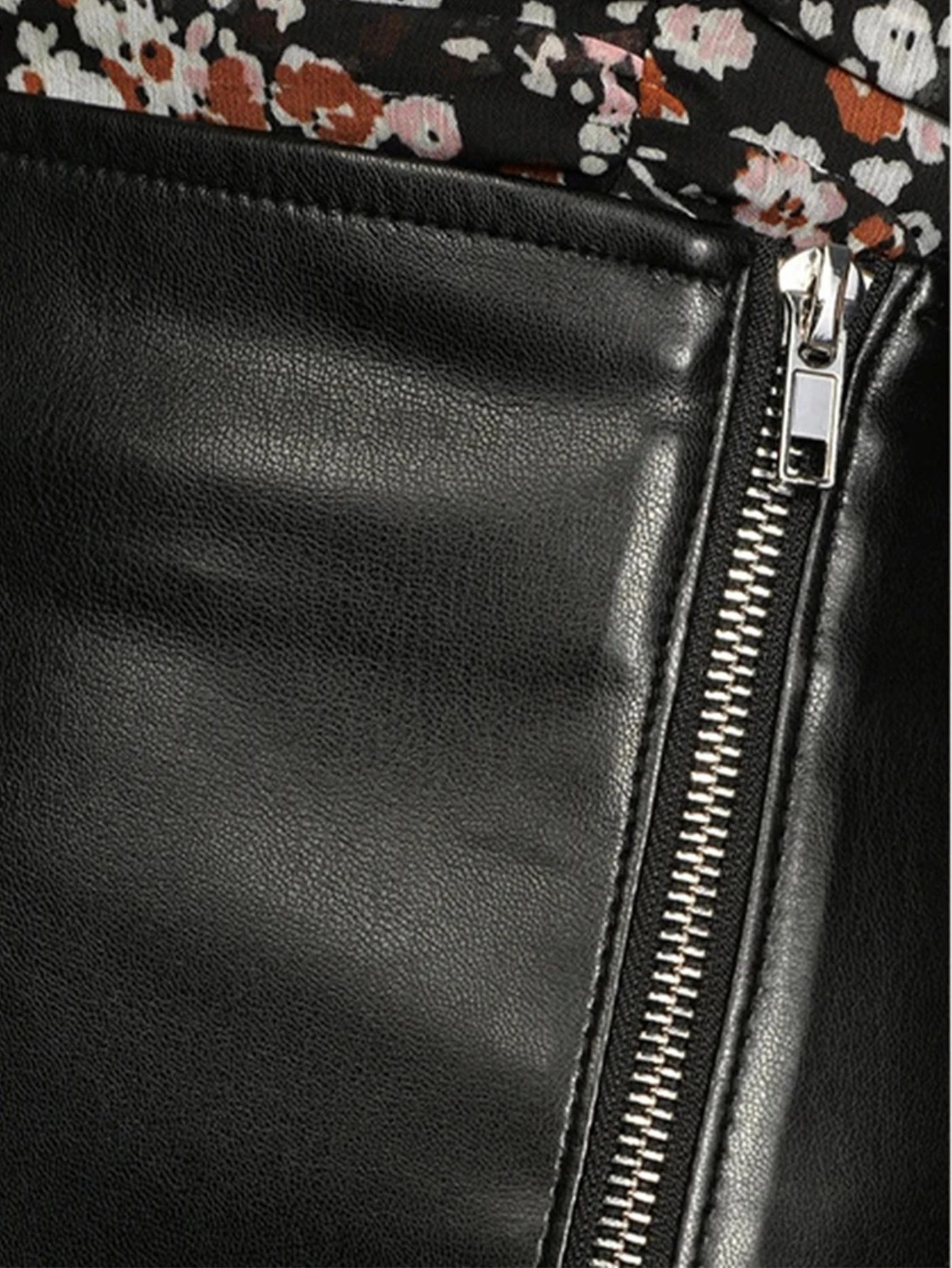 تنورة قصيرة مثيرة من البولي يوريثان باللون الأسود للنساء تنانير جلدية عالية الخصر على الطراز القوطي ملابس خروج عصرية بسحاب تنورة قصيرة ضيقة