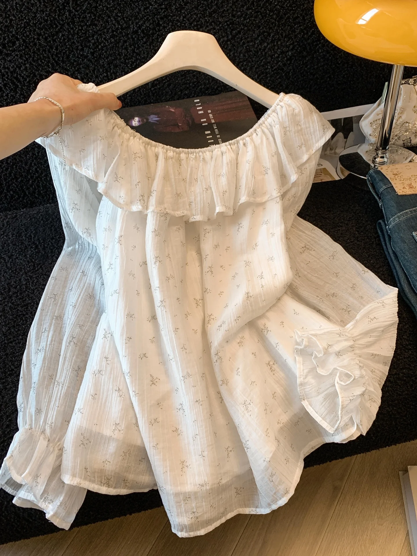 

Floral Print One-Shoulder Shirt Women's Spring 2026 New Design Sensation Lace Trim Top Korean Style Loose Fit Long Sleeve