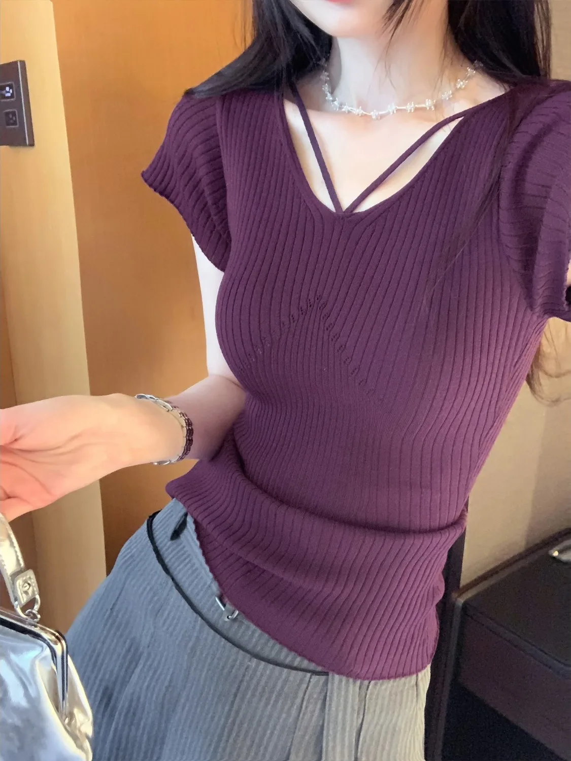 

Сексуальный трикотажный топ с V-образным вырезом, облегающий, женский, весна-лето, модный дизайн, универсальный, повседневный, из смесового полиэстера