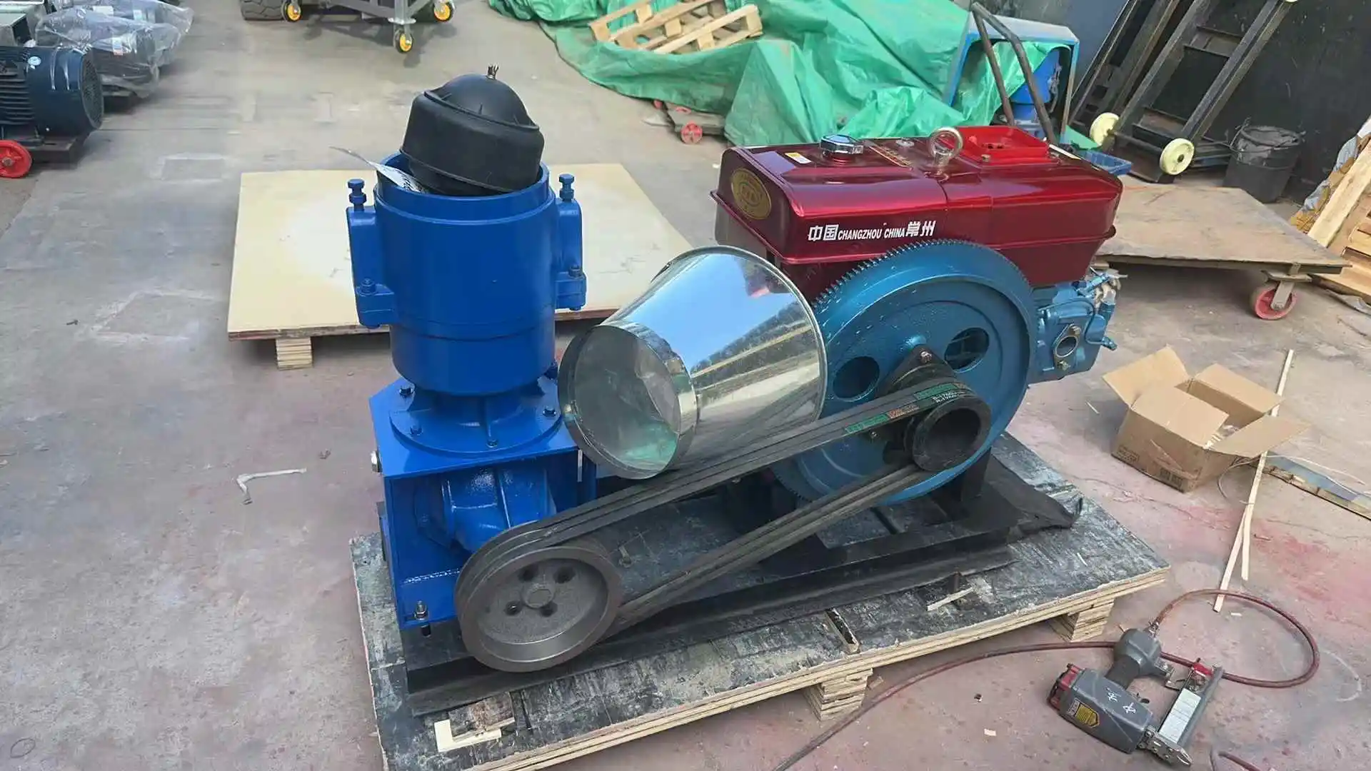 New Fully Automatic Small Household Feed Pellet Machine for Cows Sheep Fish 200kg/h Capacity 220V/380V