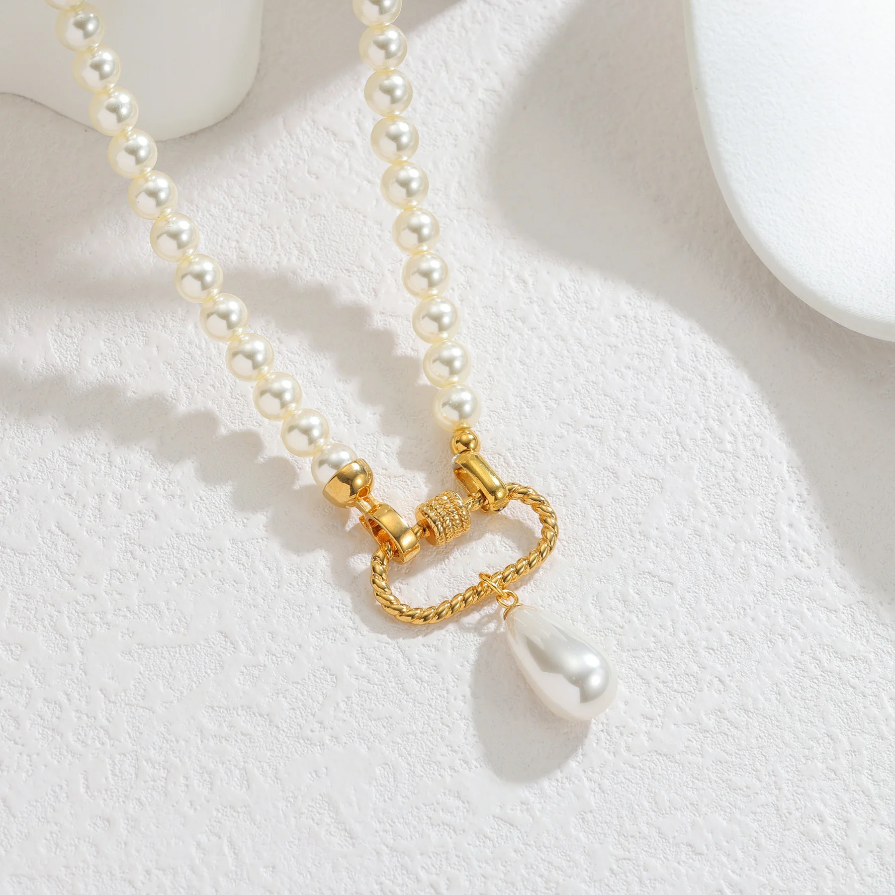 Elegant Imitation Pearl Necklace For Women Exaggerated Stainless Steel Hollow Geometric Heart Pendant Fashion Jewelry Gifts
