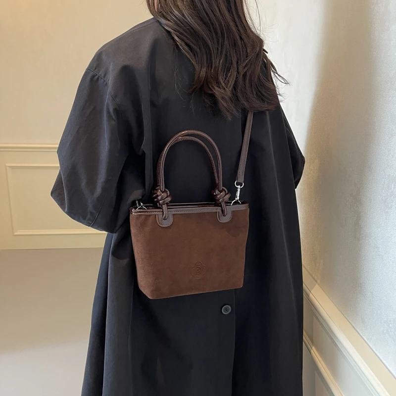 

Women's Elegant Luxury Leather Shoulder Bag Classic Crossbody Handbag Designer Tote For Stylish Chic Look