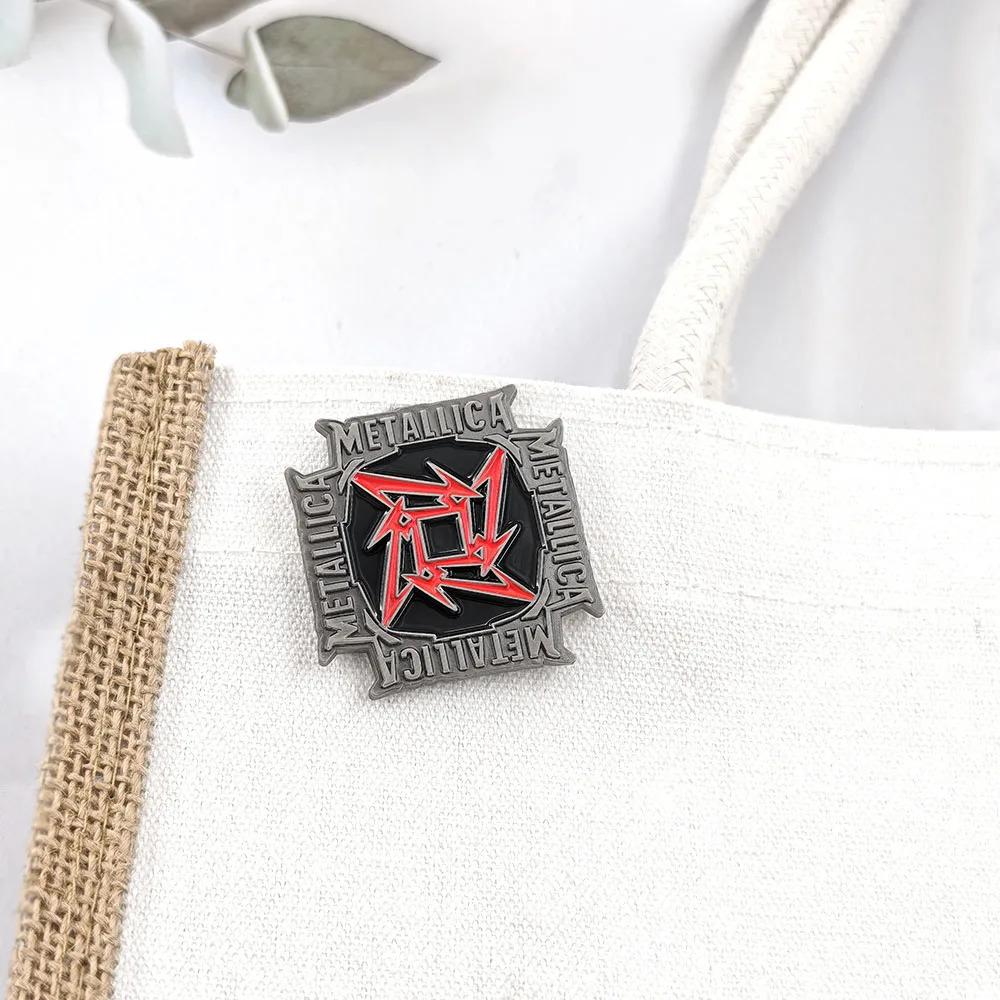 Metallica Enamel Pins Heavy Me - Heavy Equipment Logo 评论和价格
