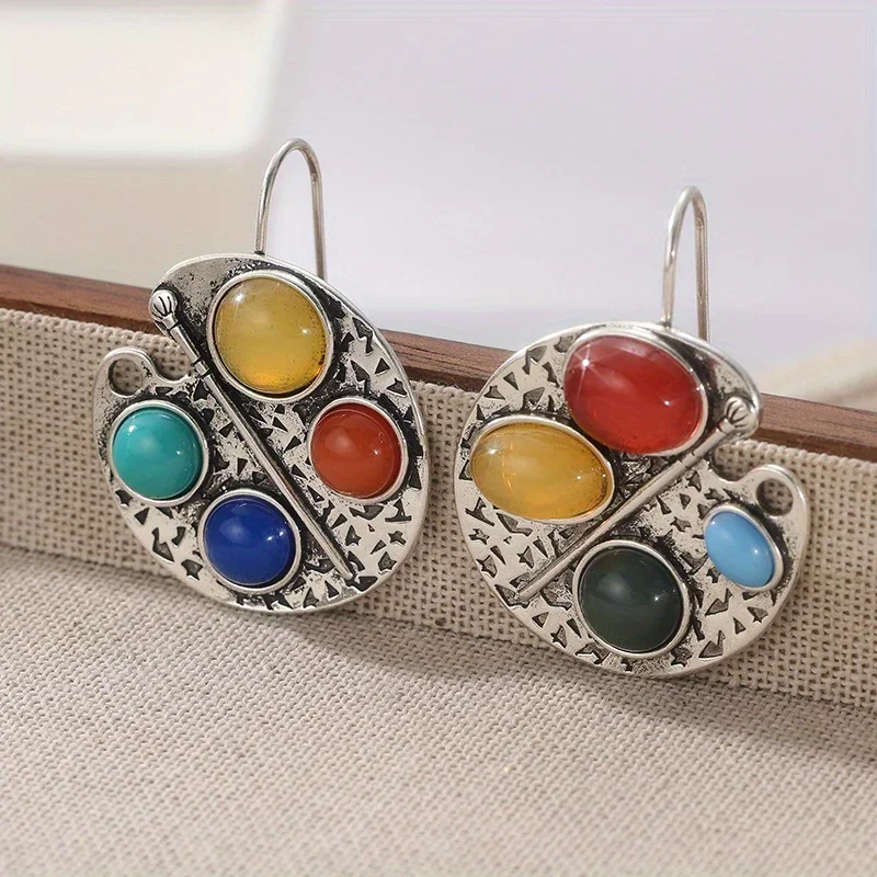 Creative Retro Hand-carved Ink Plate Shaped Silvery Plated Dangle Earrings for Women Fashion Festival Jewelry Accessories Crafts