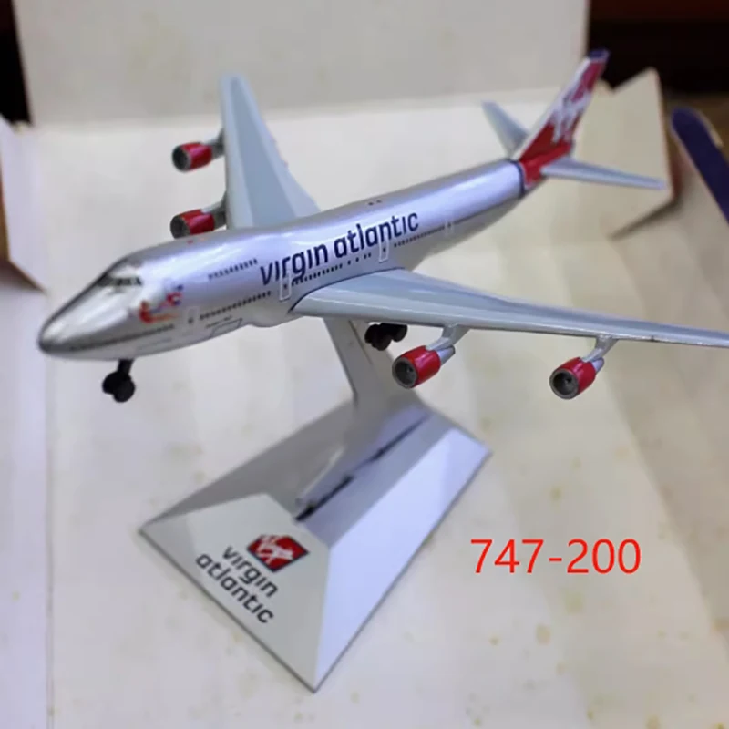 1/400 scale A340-300&747-200 alloy simulation aircraft model VIRGIN Airlines 17.5*15.5*4cm with base