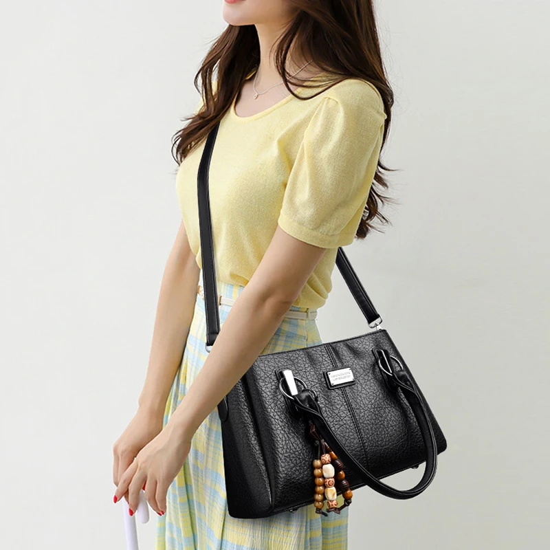 Ladies Vintage Leather Handbag Wood Bead Pendant Large Capacity Women Shoulder Crossbody Handbag for Office Work Daily Shopping