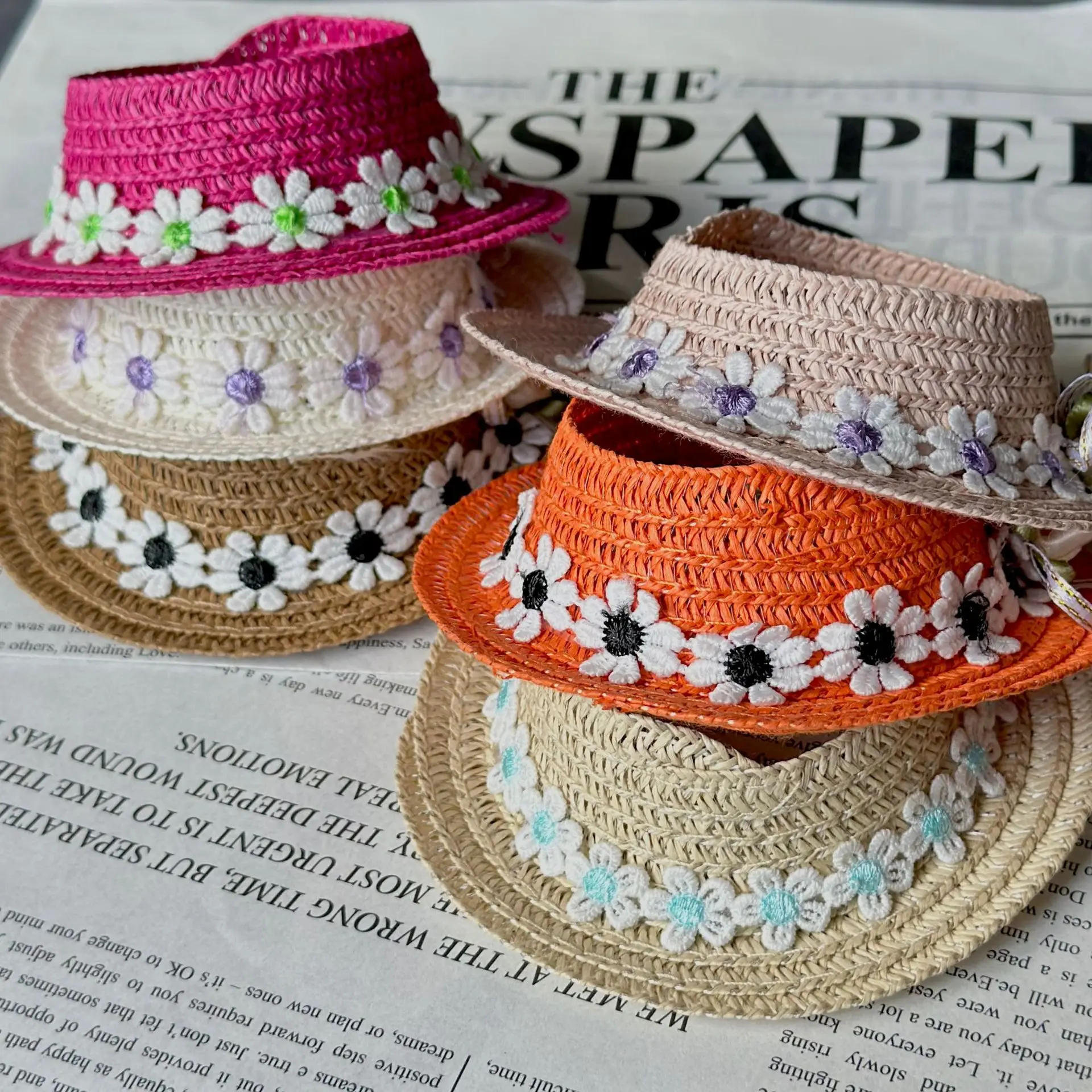 

Labubu 1st-3rd Gen 17cm Labubu Straw Hat Labubu Headwear Ear-Exposed Small Daisy Straw Hat Visor Heartbeat Macaron Summer Outfit