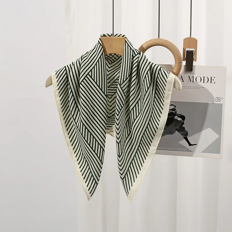 Women Geometric Print Small Square Scarf Minimalist Ins Style Versatile Decorative Neck Ban For Daily Matching