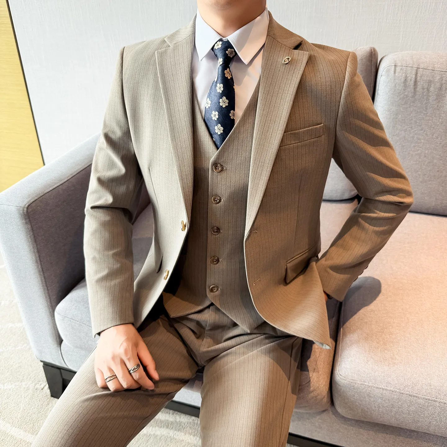 High-Quality Fashionable Casual Stripe Men's Suit Three-Piece Set Formal Dress Suit Elegant Men's Clothing