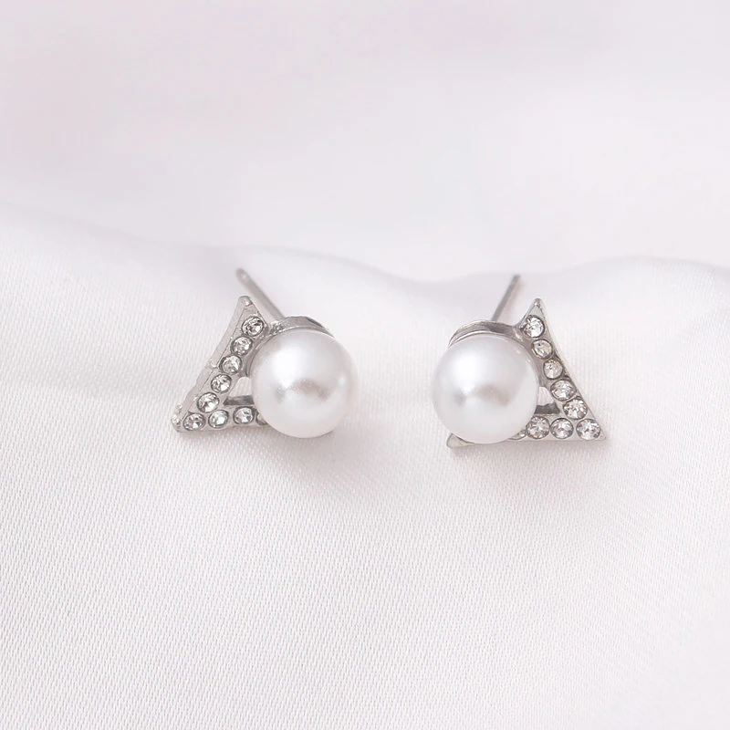 New Women Pearl Stud Earrings Elegant Crystal Triangle Earring for Ladies Wedding Ear Jewelry Brincos boucle d\'oreille Bijoux