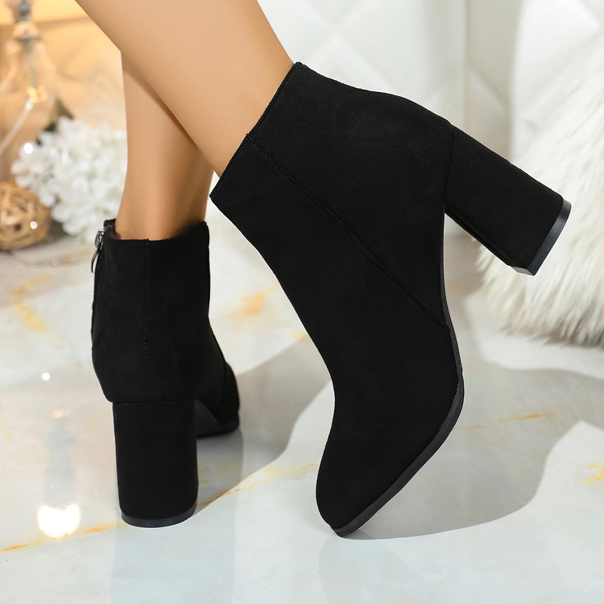 Sepatu Bot Putih untuk Wanita 2025 Ritsleting Samping Stretch Hak Sedang Ukuran Besar Sepatu Pendek Fashion Sepatu Runcing Botas De Mujer