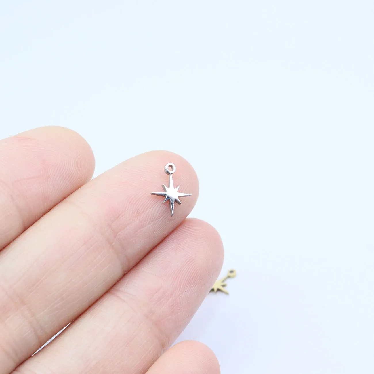 10 Stück Edelstahl glänzend Mini Stern Mond Charms Anhänger DIY Handwerk wasserdicht Damen Modeschmuck Zubehör – Detail 15