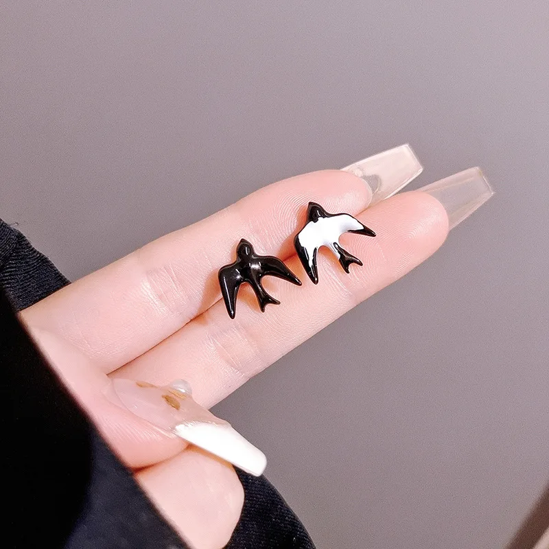 Chenrui Flying Bird Earrings, Fashionable and Stylish, Forest Style, High End Small and Fresh Ear Accessories, Jewelry Wholesale