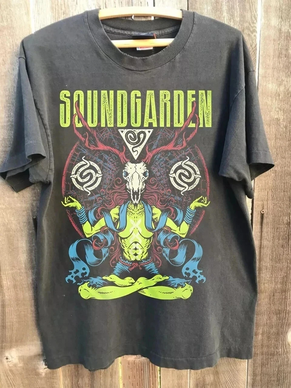 ¡EN OFERTA! Camiseta unisex de la banda Soundgarden de los años 90, camisetas gráficas Harajuku de color carbón