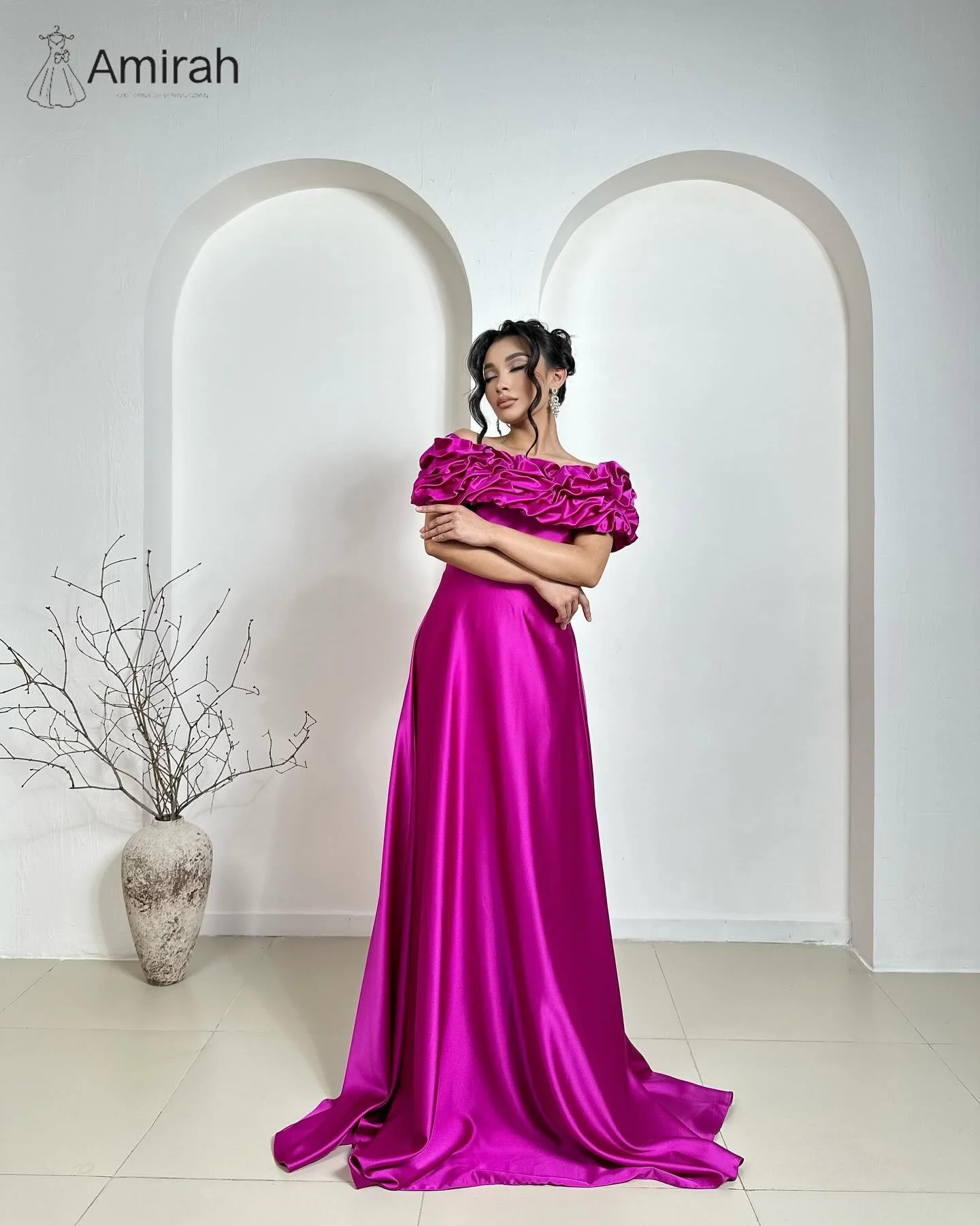 Amirah فساتين سهرة مصنوعة حسب الطلب على شكل حرف a من الساتان للمناسبات الخاصة فستان حفلات مطرز على الكتف مكشوف الأكتاف