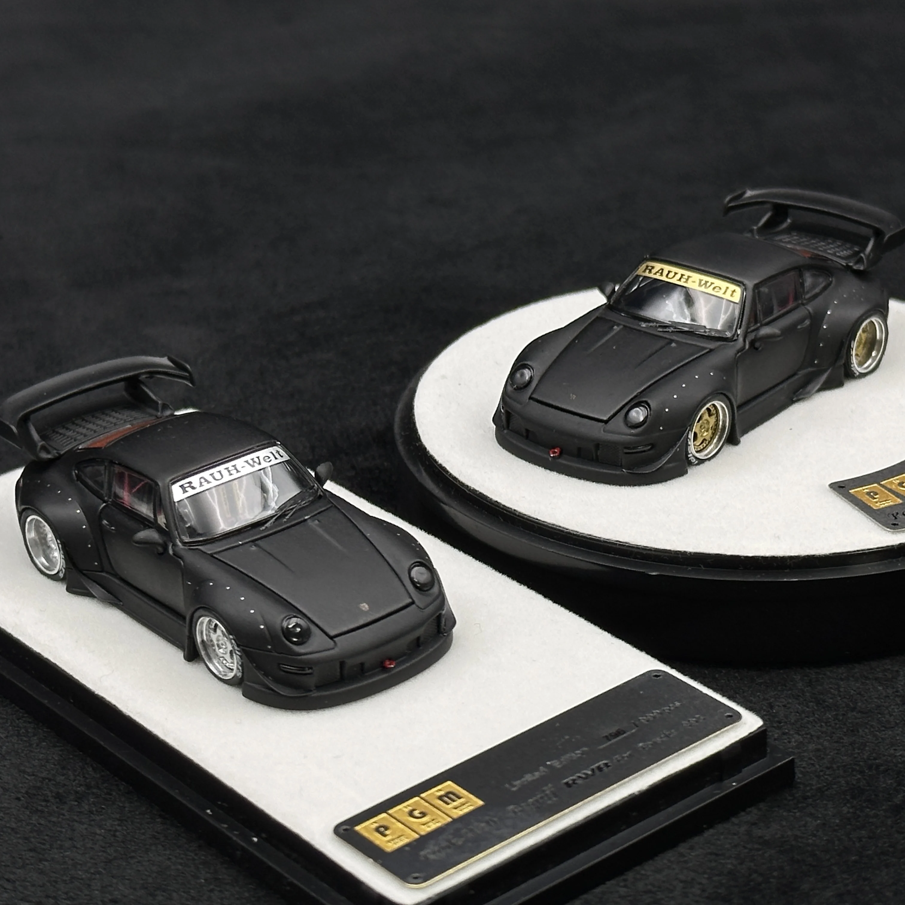 

Diecast 1:64 Scale PGM Porsche 911 RWB 993 Wide Black Alloy Car Model Collectible Toy Gift Souvenir Display Ornament
