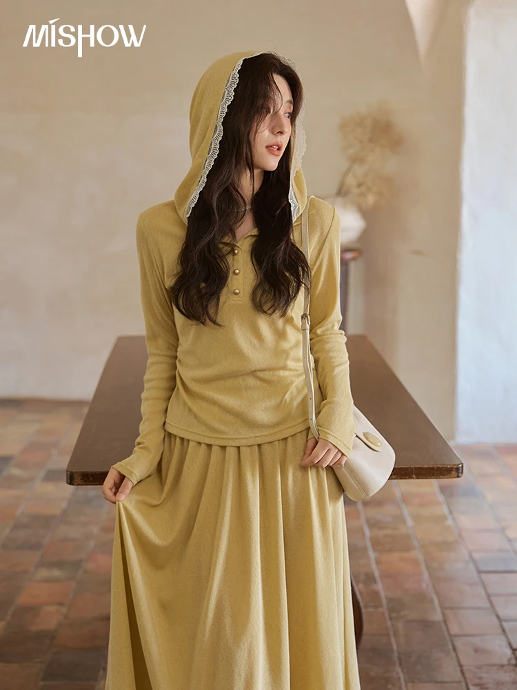 

MISHOW Retro Yellow Knitted Splicing Lace Hoodie Set Autumn Slim Knitted Short Top Waist A-line Skirt Two Piece Set MXE41T0702
