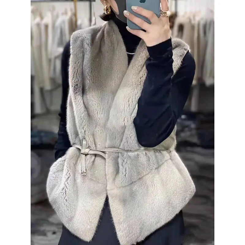 

Women'S Fur-Lined Vest With Mink Fur Trim Fur-Lined Vest With Mink Fur Trim Women'S Tailored-Fit Fur Vest