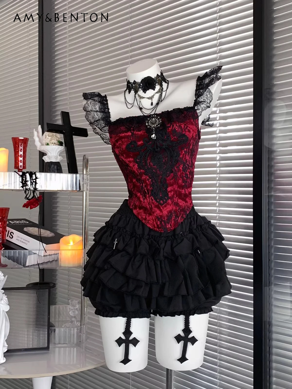 

Summer New Dark Gothic Subculture Style Hot Girl Red Velvet Slim-fit Corset Top Black Short Skirt Versatile Necklace Set