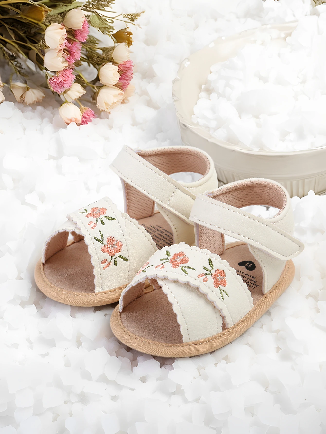 

Newborn girl sandals 2025 summer embroidered baby girl casual beach shoes little princess sandals national style sweet