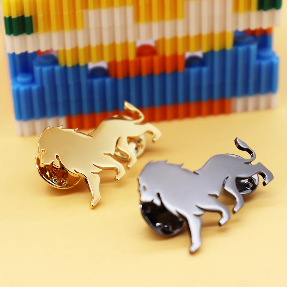 Personalized Lion King Brooch Made of Stainless Steel Material, Exquisite Jewelry For the Groom and Groomsman Father