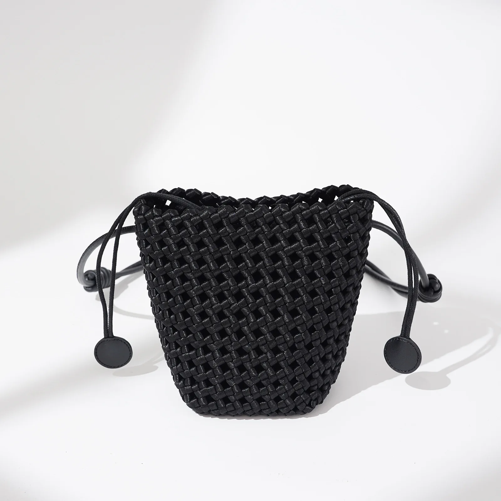 

Niche design new women's handbag classic woven bucket bag fresh sweet style high-end shoulder bag underarm bag