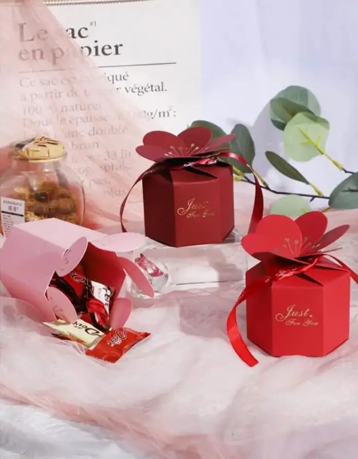 10 Pieces Premium Petal Wedding Candy Boxes Solid Color Wedding Gift Boxes for Portable and Wrappable Gifts Party Favor Bags
