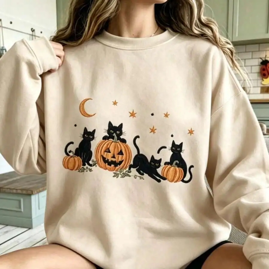 Vintage Black Cat Halloween Sweatshirt Women Cute Pumpkin Graphic Crewneck Beige Cozy Fall Pullover Spooky Season Clothes