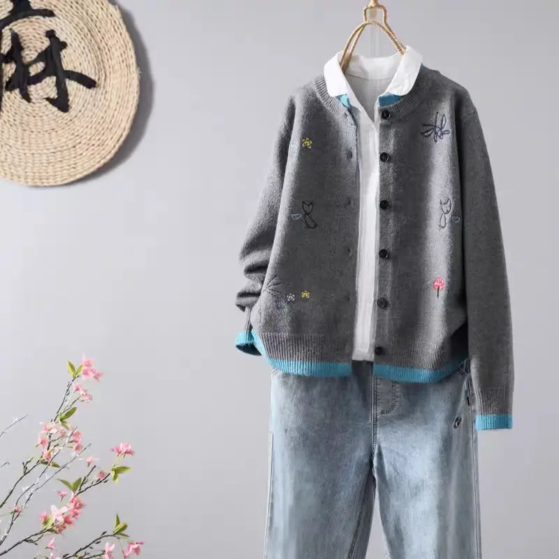 

Autumn Winter Patchwork Embroidery Elegant Long Sleeved Cardigan Knitted Tops Korean Fashion Women Round Neck Versatile Sweater