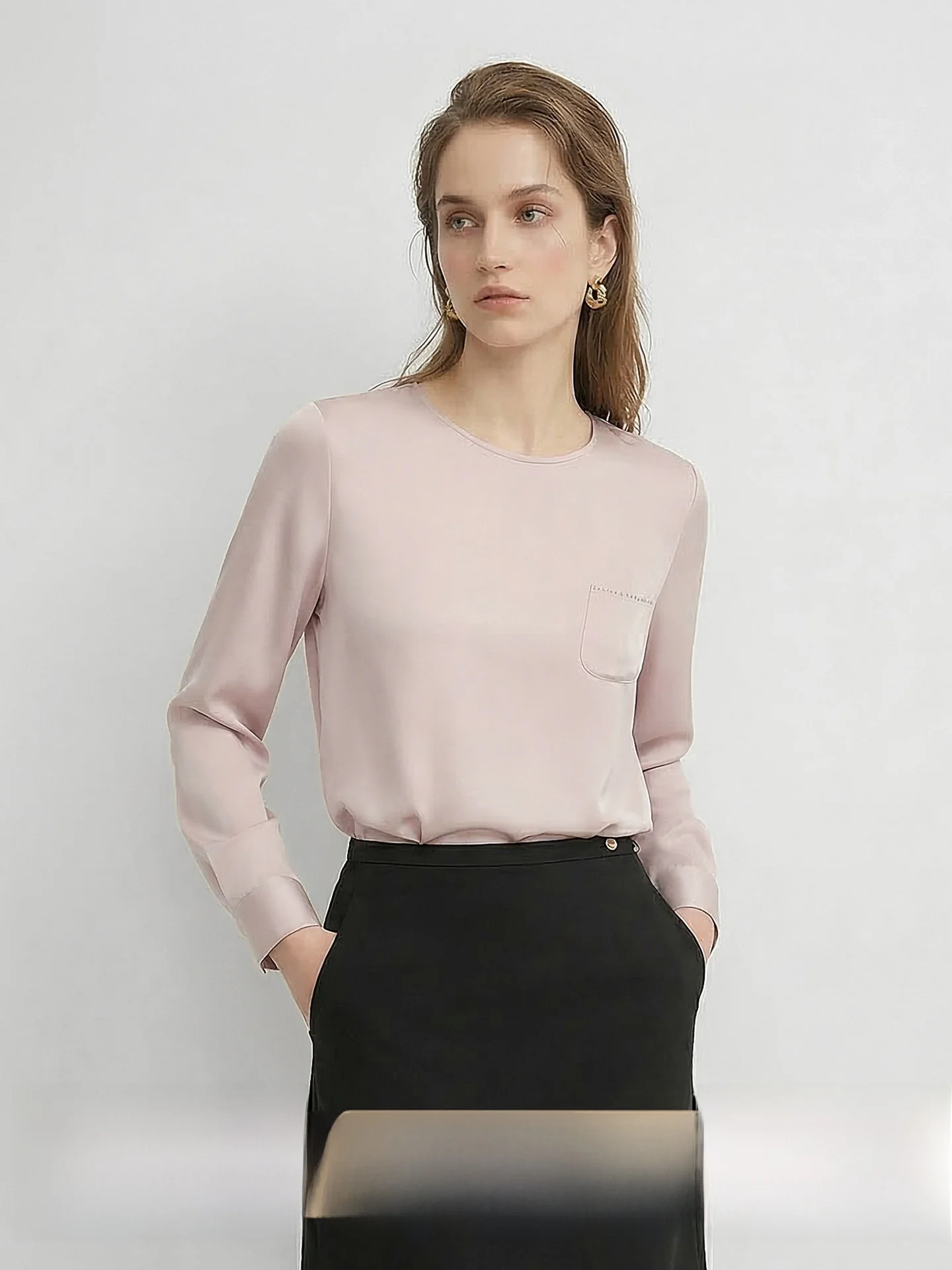 

CVANEA Silk Blend Elastic Satin Casual Versatile Women's irt T-irt Spring 2026 Comfortable Breathable Long Sve round Ne
