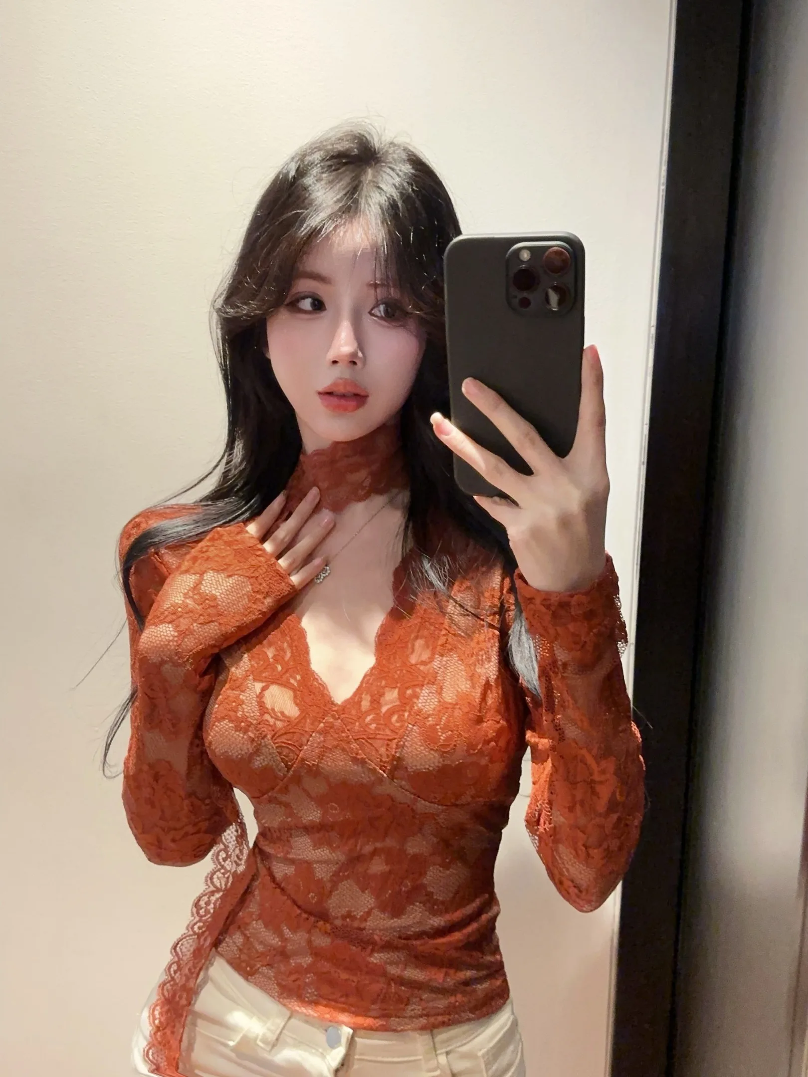 

Faionable Long Sve Lace irt Женский топ с v-образным вырезом и вырезом Sa French Sle Slim Fit из полиэфирного волокна с колокольчиками