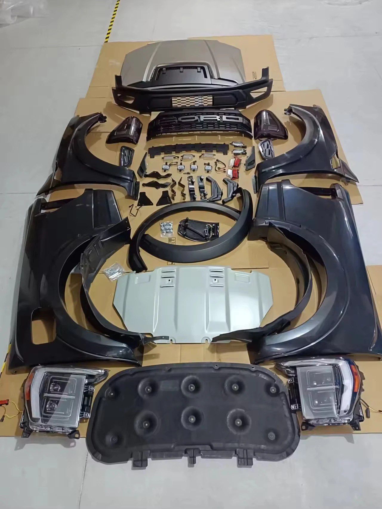 forHot Sale Front Bumper Body Kit for 2012-2021 for Ford Ranger T6 T7 T8 and 2022 F150 Parts for Car Bumpers