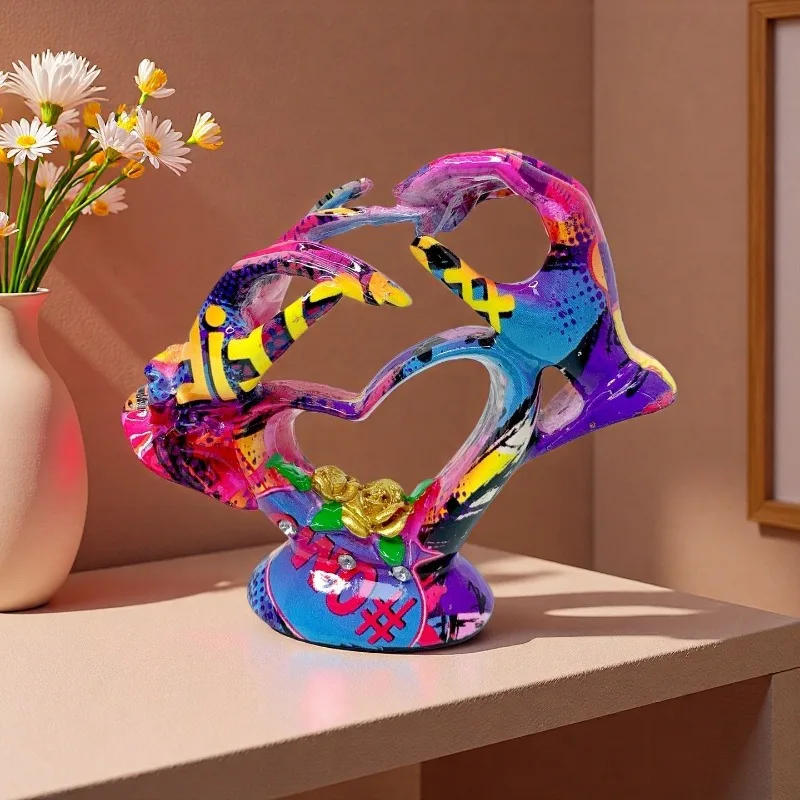 Creative Graffiti Resin Gesture Heart-shaped Proposal Statue Home Decoration Nordic Heart-shaped Statue Valentine's Day Gift