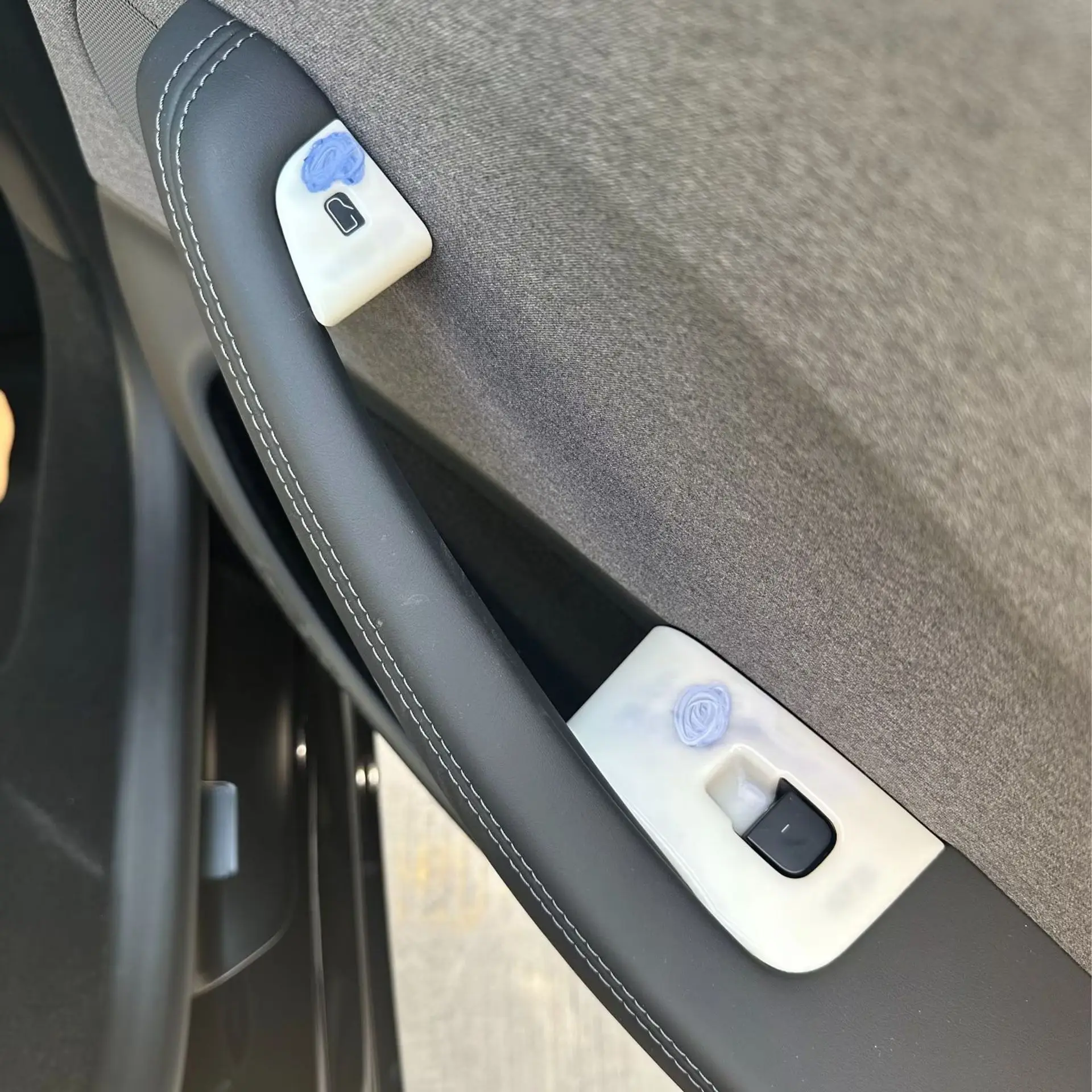 

Аксессуары для модификации подлокотника 24 Tesla Model 3, декоративная наклейка для рамки переключателя оконного регулятора