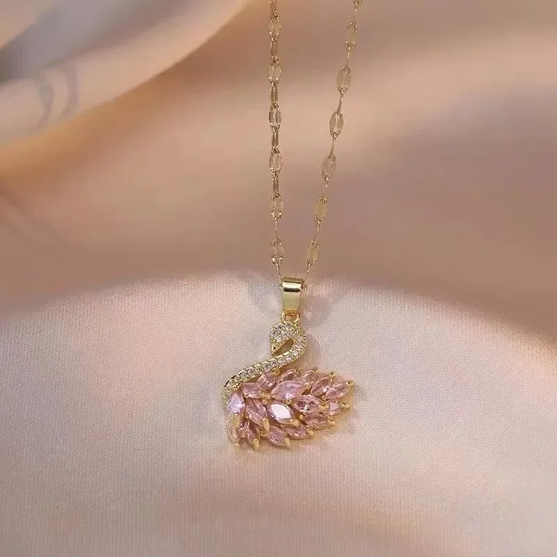 New Exquisite Full Crystal Pink Swan Pendant Necklace for Women Luxury Gold Color Stainless Steel Collar Korea Jewelry Colorfast