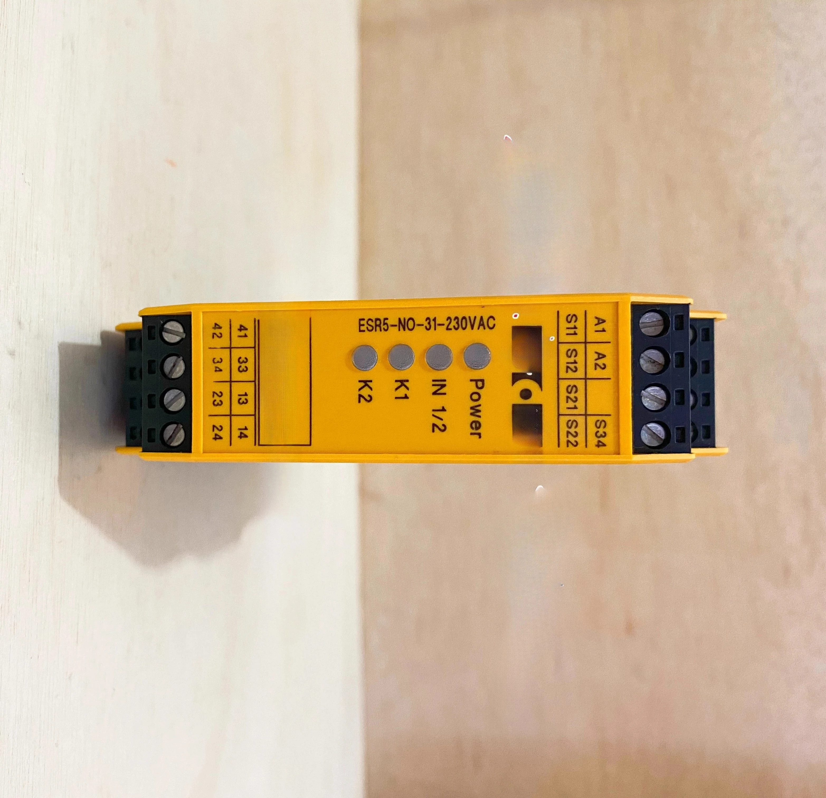

Eaton Muller ESR5-NO-31-230/24VAC-DC Dual Channel Safety Relay Spot Replacement Relay