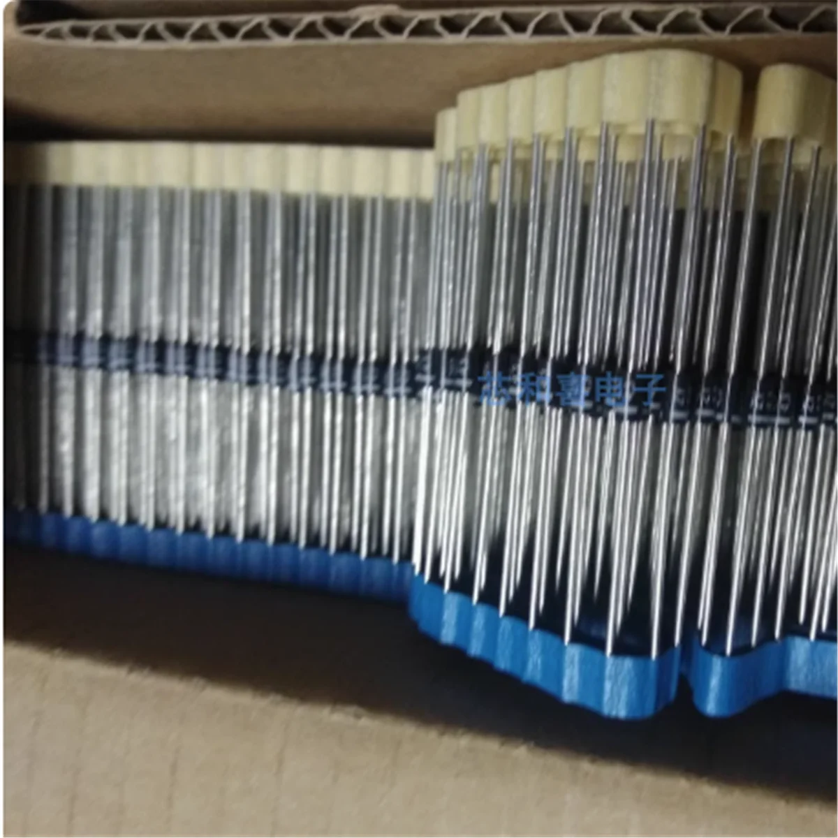 

100PCS 1N4678 Zener diode ON1/2W 0.5W 1.8V glass package DO35 500ma