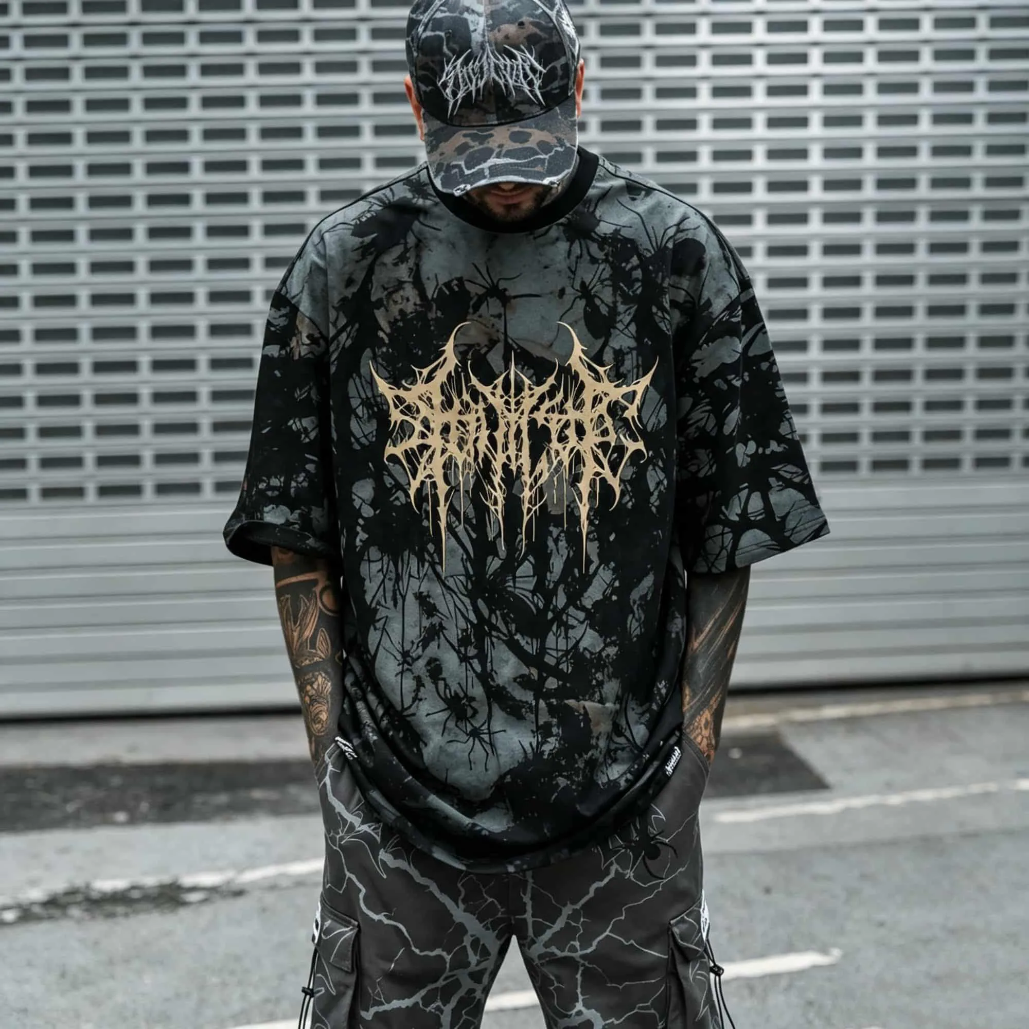 Goth Spider Web Tie Dye Oversized Tee Dark Thorn Metal Letter Graphic Grunge Punk Y2K Streetwear Loose Men Short Sleeve T-shirt