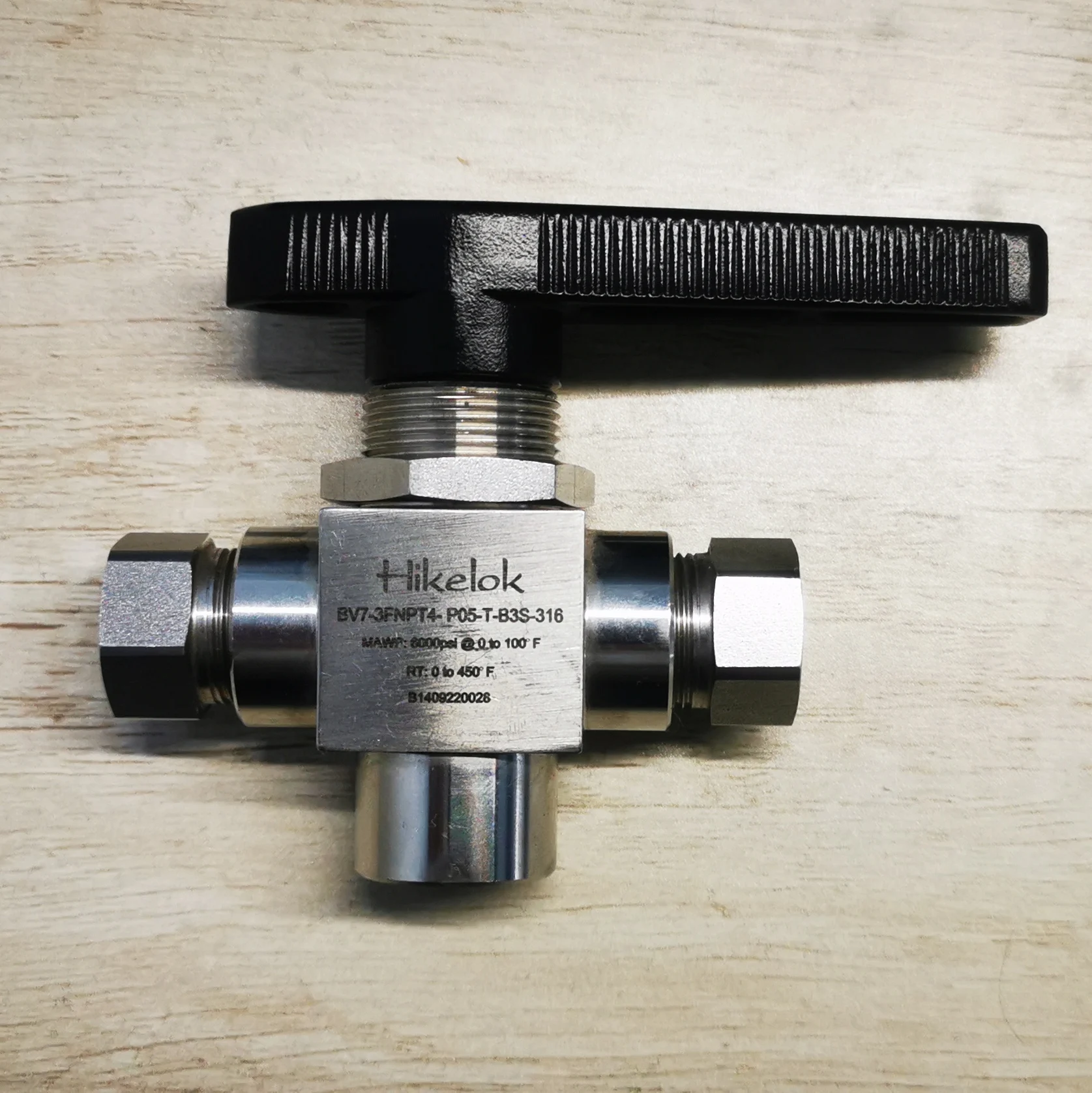 วาล์วบอลมอเตอร์ 3 ทาง แบบ DK-Lok ตัวเมีย NPT 1/4 นิ้ว สำหรับ CNG ลดราคาพิเศษ