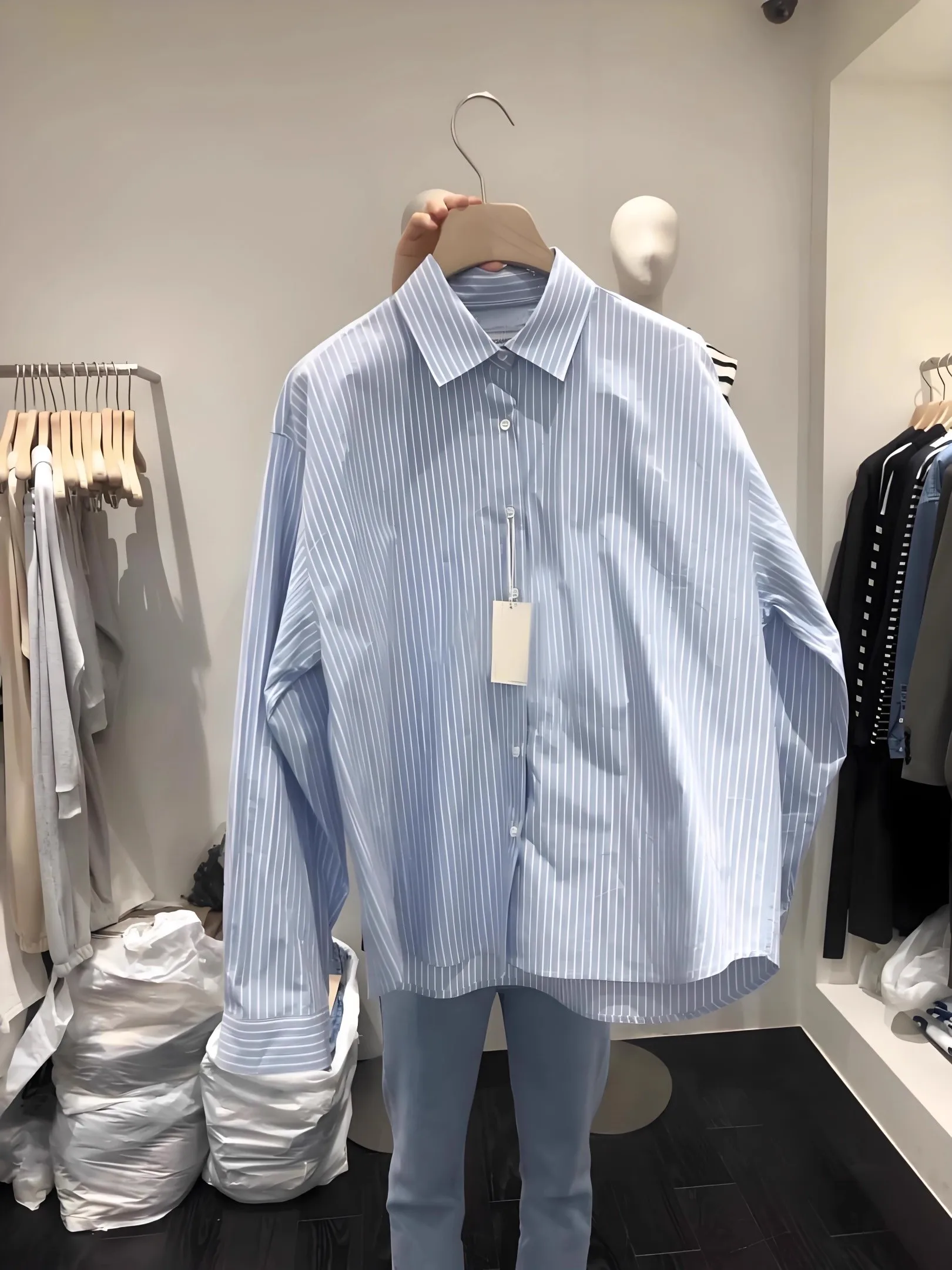 

Новая осенняя коллекция 2025: Женская повседневная рубашка Dongda Gate в корейском стиле, свободного кроя, синяя в полоску, с длинным рукавом, на пуговицах