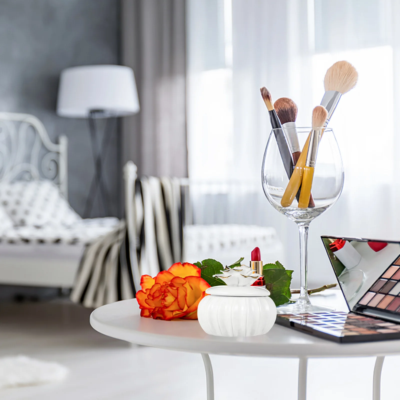 

1Pcs Ceramics Jewelry Storage Box Rose Design Large Capacity Jewelry Case Portable for Home Travel Use Ceramics Case