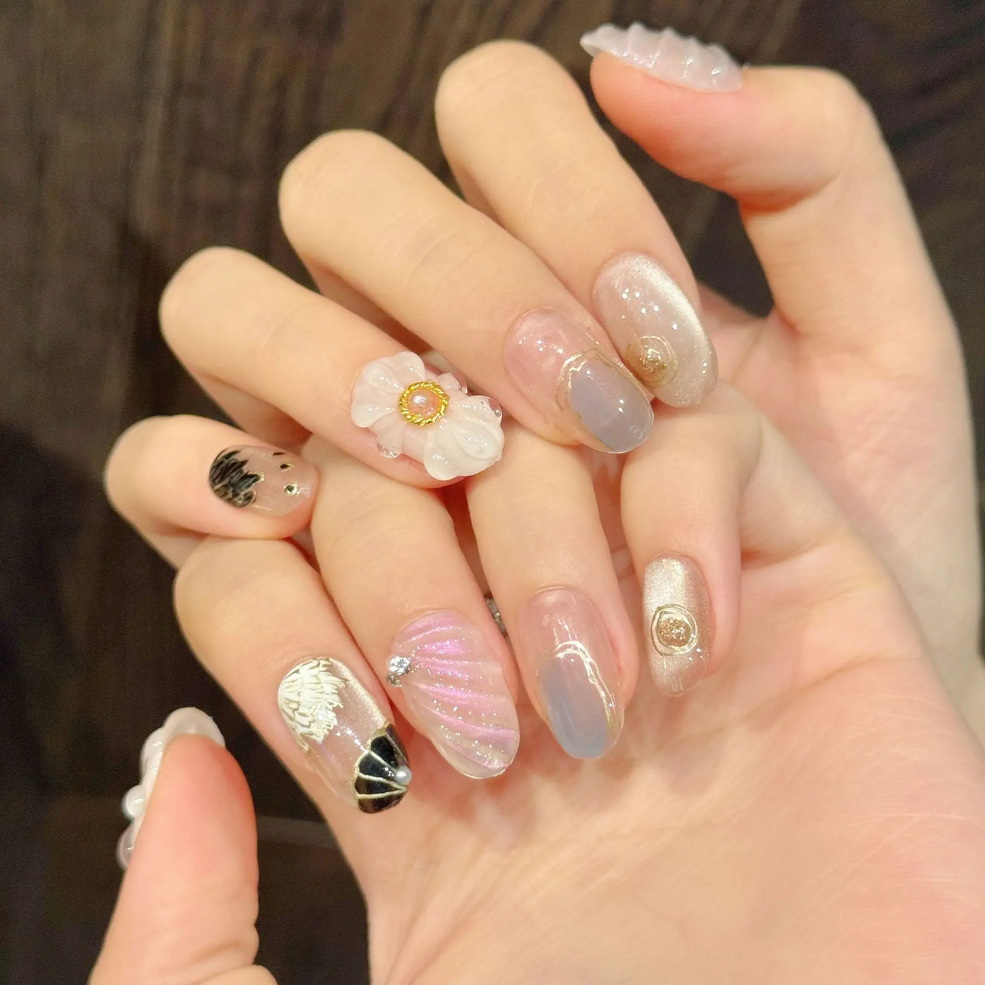 

10pcs Luxury Handmade Short Oval Press On Nail 3D Carving Flower Cat Eyes Design Fairy Fake Nail Wearable Nail Art Tips for Girl