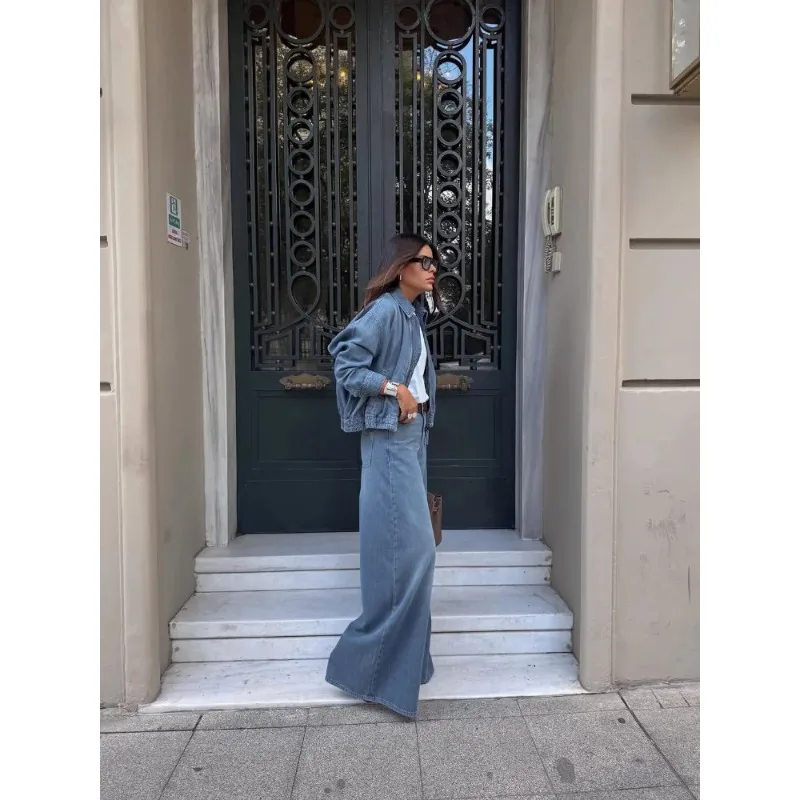 

Осенний новый комплект для женщин: куртка с лацканами и молнией, джинсовая юбка-полусолнце.