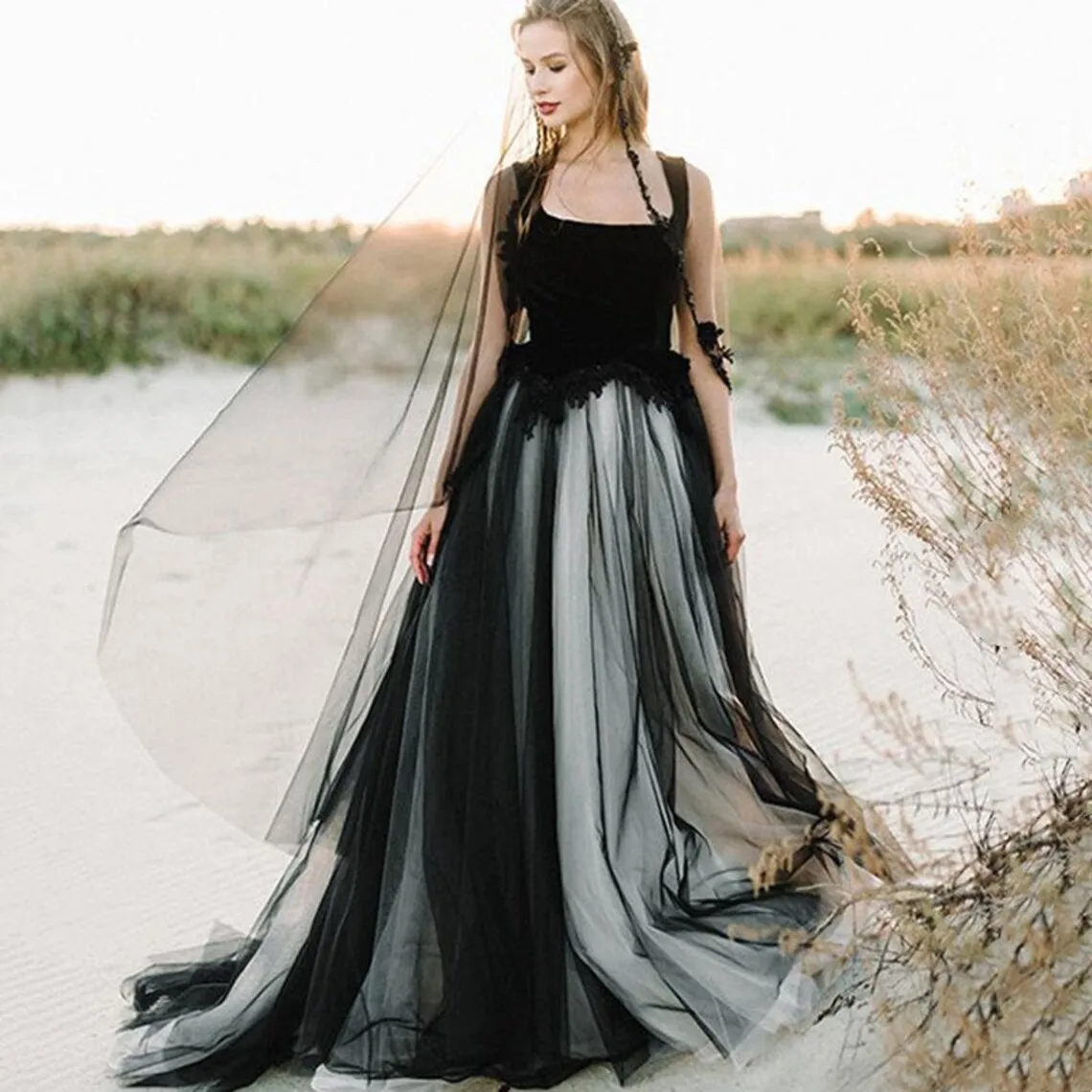 15448# Customzied Black Square Collar Appliques Beading Tulle Low Back A-line Wedding Dress Bridal Gown For Women Gothic Style