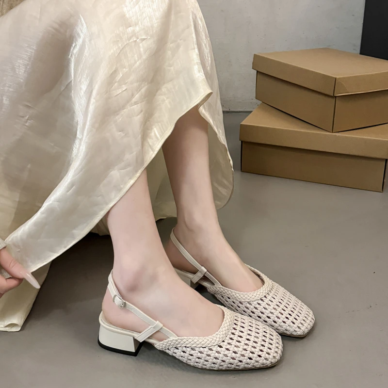 صنادل نسائية فرنسية بكعب متوسط - مراجعة Casual Sandal Leather وسعره