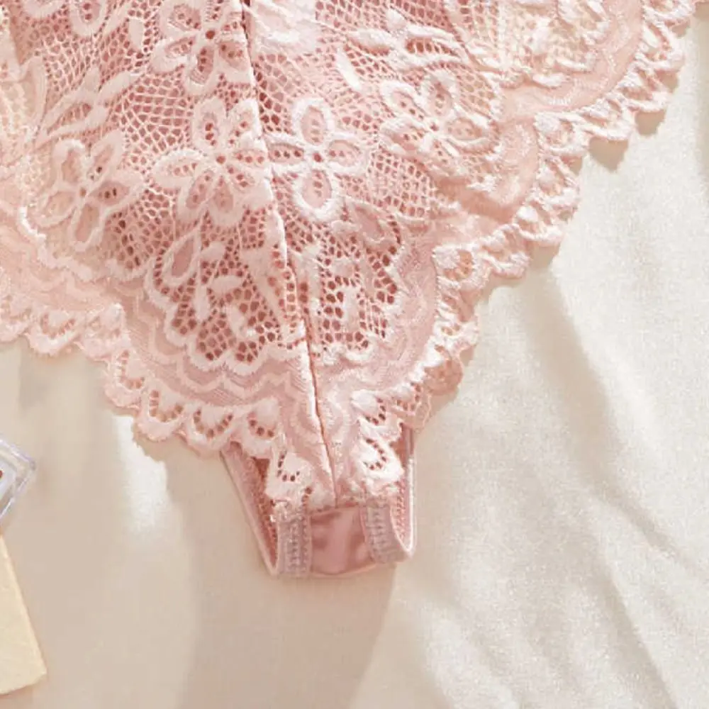 سراويل داخلية مريحة من الحرير الساتان الشبكي بدون خياطة مفرغة من الدانتيل على شكل زهرة سراويل داخلية شفافة للنساء ملابس داخلية نسائية للفتيات