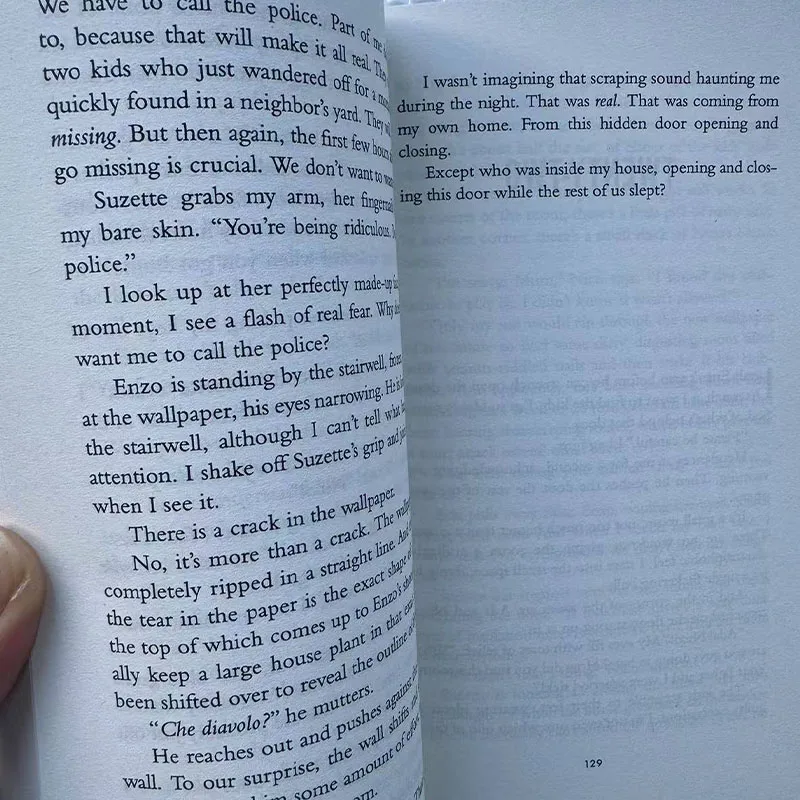 The Housemaid's Watching,Mystery Novels English Paperback Book